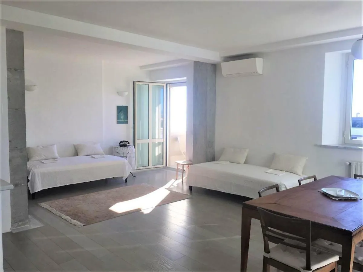 Chic Beach Apartment Camaiore